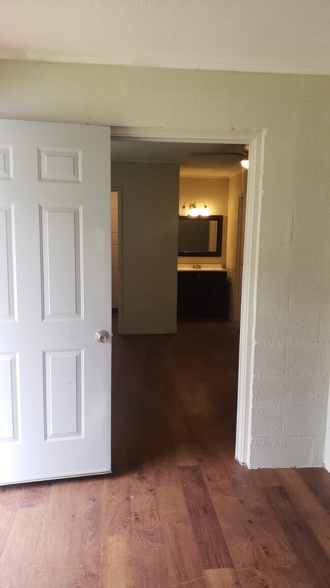 Photo - Madison Square Apartments