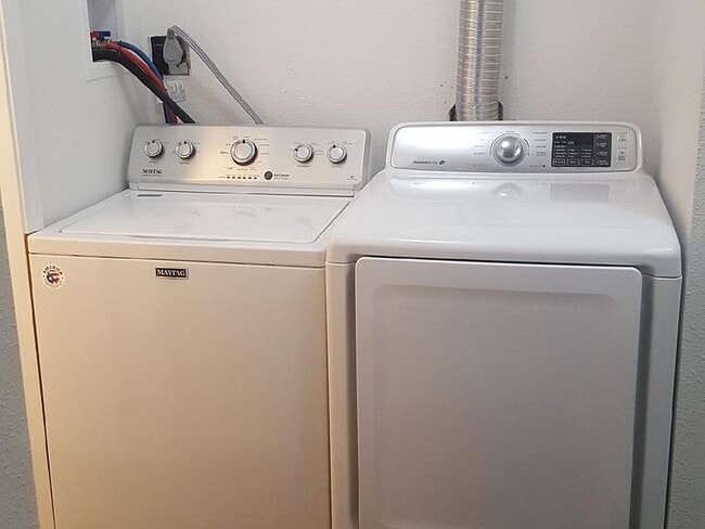 Washer/Dryer - 1324 2nd St Unit 2