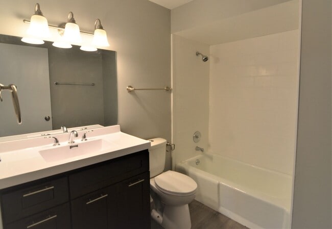 Photo - Newly Remodeled 1 Bedroom in Quiet Location Unidad 2617B