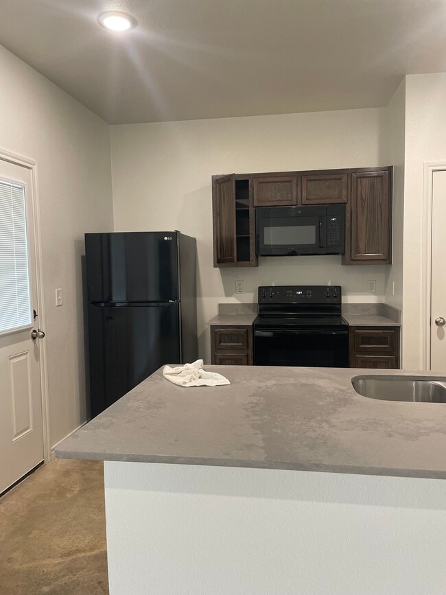 Photo - 1800 Emma Naylor Ct