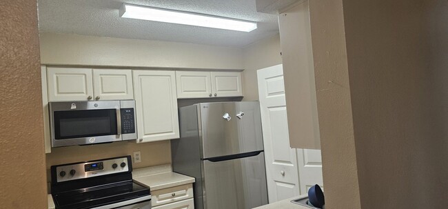 Photo - 2 bedroom 1 bath condo Near the Loop Unit 206