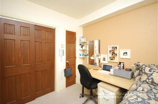 Photo - 28 Symphony Rd Unit 1