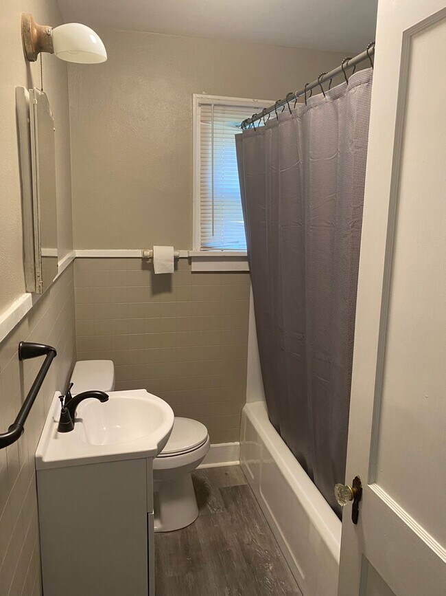 Two bedroom in Alton Rental House Rental in Alton, IL