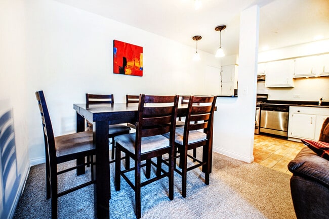 Photo - 10389 Dearlove Rd Unidad 200