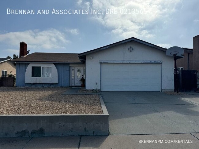 Spacious 4-Bed, 2-Bath Family Home with a ... - Spacious 4-Bed, 2-Bath Family Home with a ...