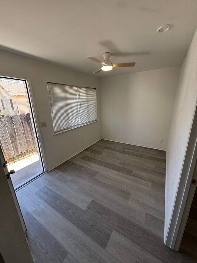 226 W 20th St