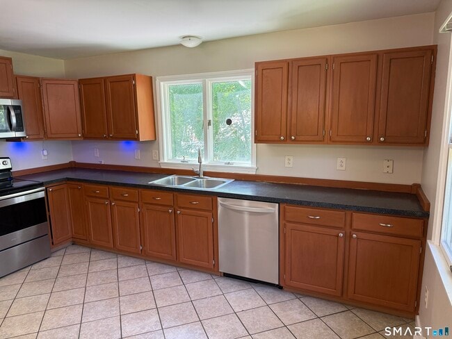 Photo - 308 Noank Ledyard Rd