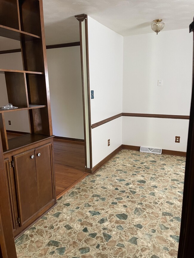 Photo - 114 N Rose Ave