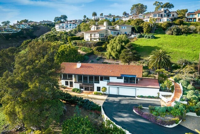 Building Photo - 4,000 SQ. FT. MESA HOME WITH OCEAN & HARBO...
