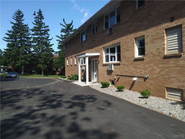 Photo - 101 E Milford Dr
