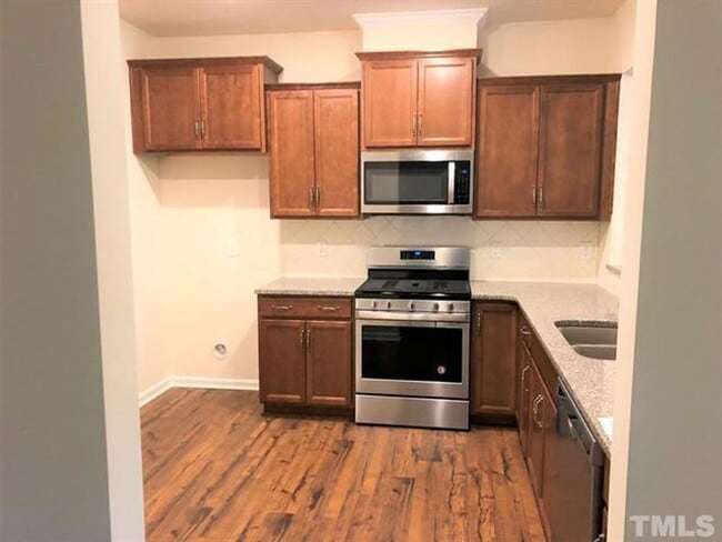 Photo - Elegant Townhome Near Southpoint Mall for ...