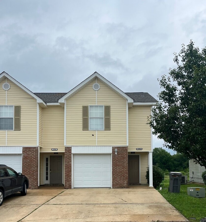 Photo - 574 Kirkcauldy Dr