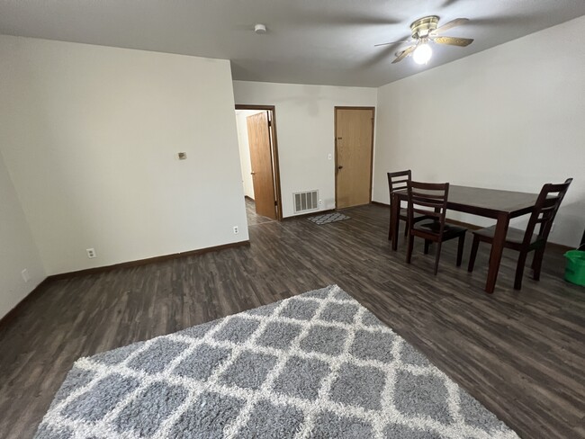 Photo - 103 Grand Ave E Apartments Unit 2