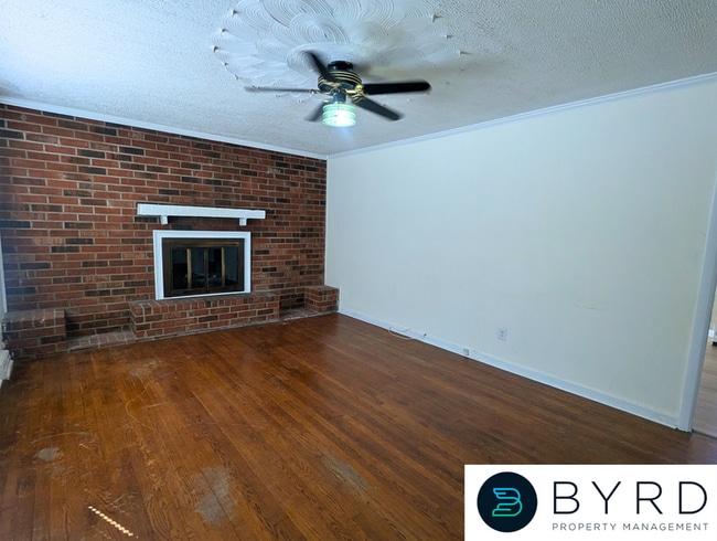 Photo - 1036 Kingsway Rd