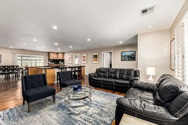 Photo - STUNNING 4 bed/2 bath Scottsdale Home- FURHISHED or UnFURNISHED