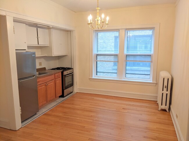 Photo - 729 Hinman Ave Unit 2E