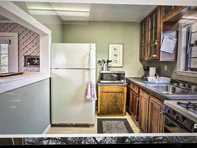 Photo - 120 5th St Unit 4