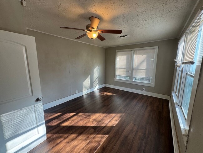 Photo - Beautiful 3 bedroom home