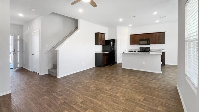 Photo - 112 Skipping Stone Ln