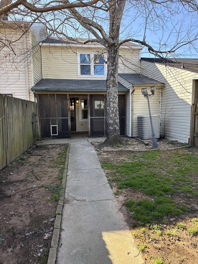 Photo - 2151 Westmead Dr SW