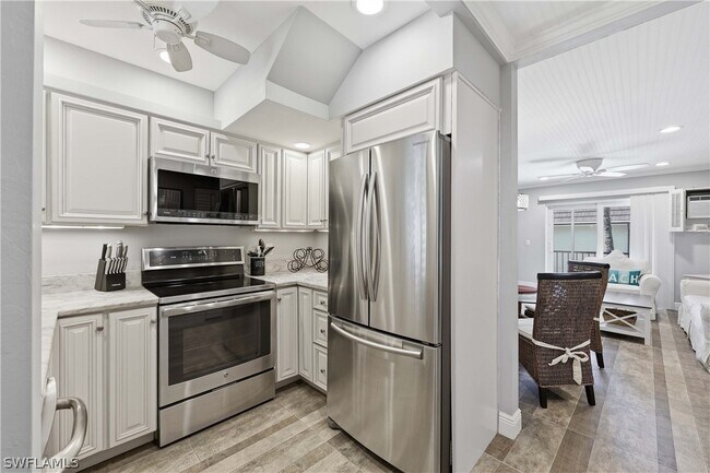 Building Photo - 87 N Collier Blvd Unit J16