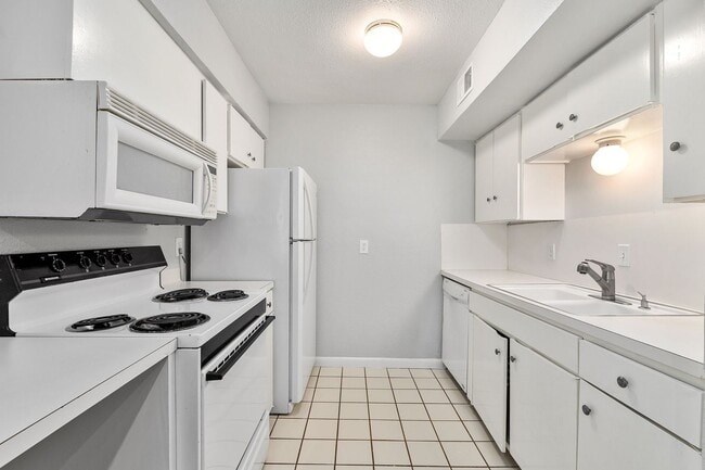 Photo - Great for Roommates!