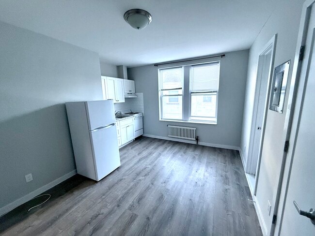 Photo - 241 E Broadway Unidad 2M