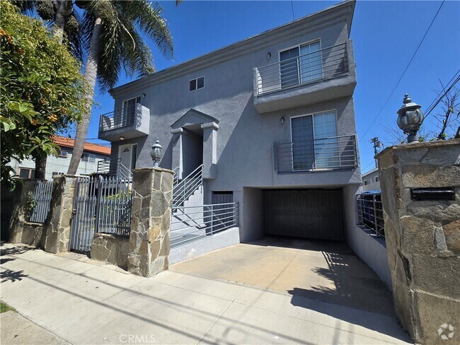Building Photo - 1054 Harrison Ave Unit 4-4 Rental