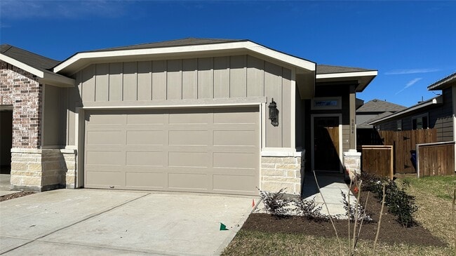 Building Photo - 9804 Grosbeak Ln