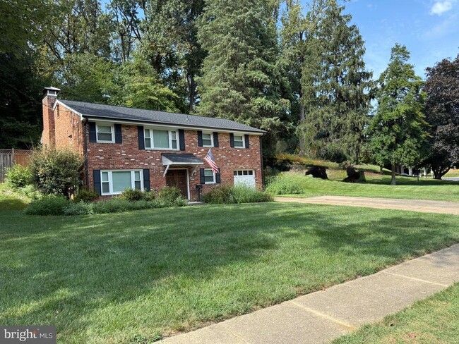 Building Photo - 5608 Heming Ave Rental