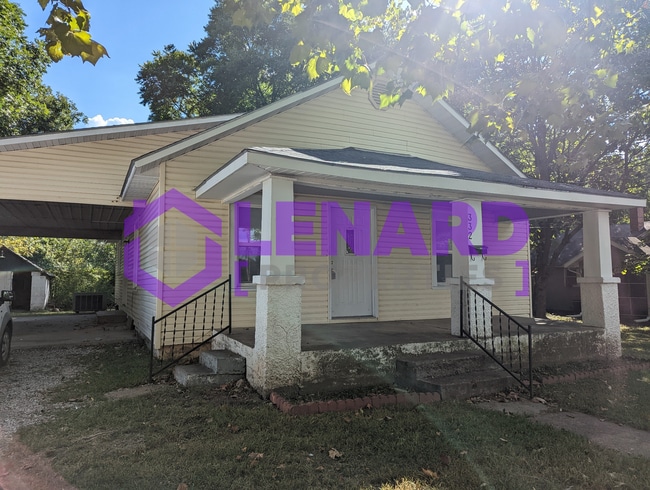 Photo - 332 E Summit St