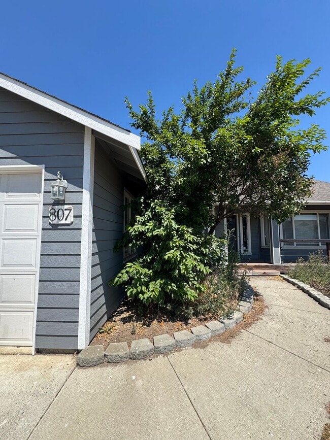 Spacious & Modern 3-Bedroom Home for Lease... - Spacious & Modern 3-Bedroom Home for Lease...