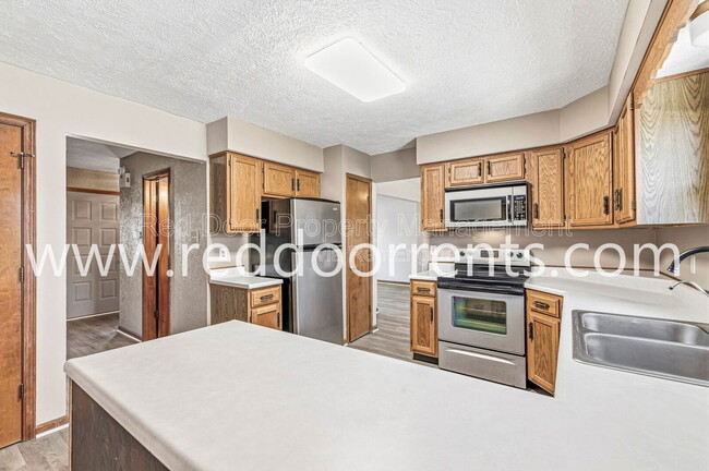 Photo - 7694 Prairieview Dr