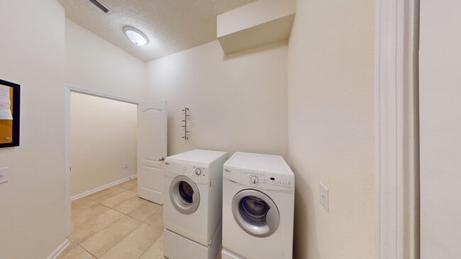 Photo - 218 Larkin Pl