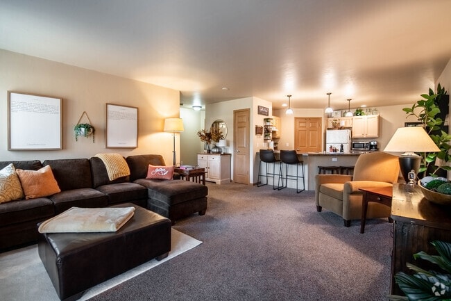 2BR, 1BA - 1100SF