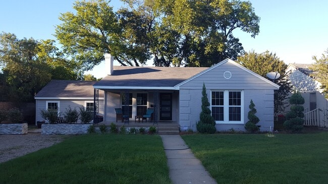 Building Photo - 5027 Wenonah Dr