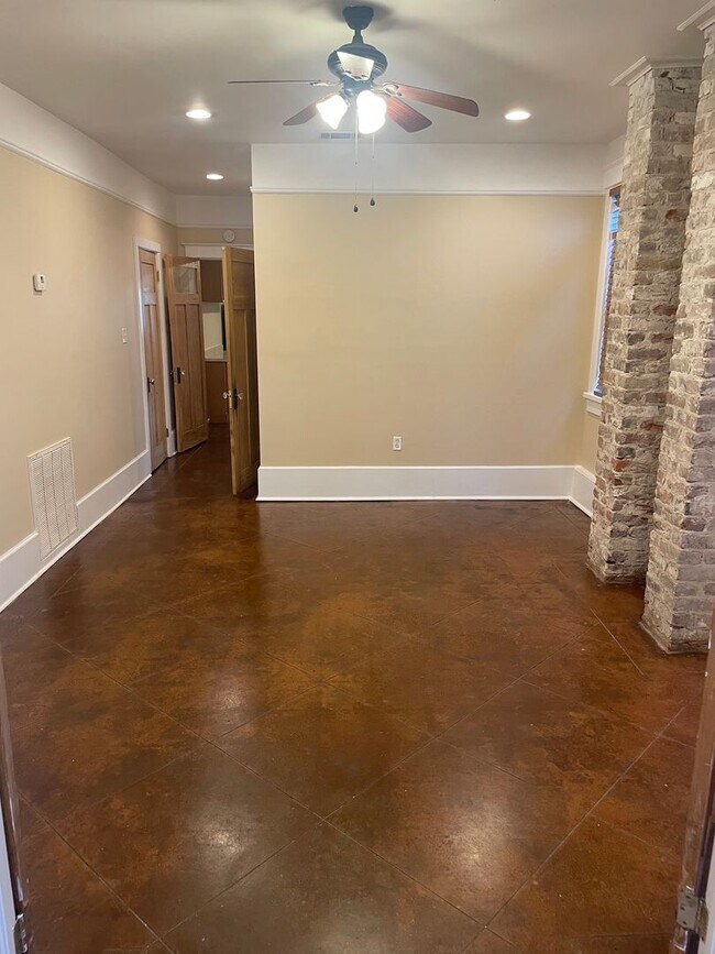 Photo - 2BD/1BA Shotgun in MidCity