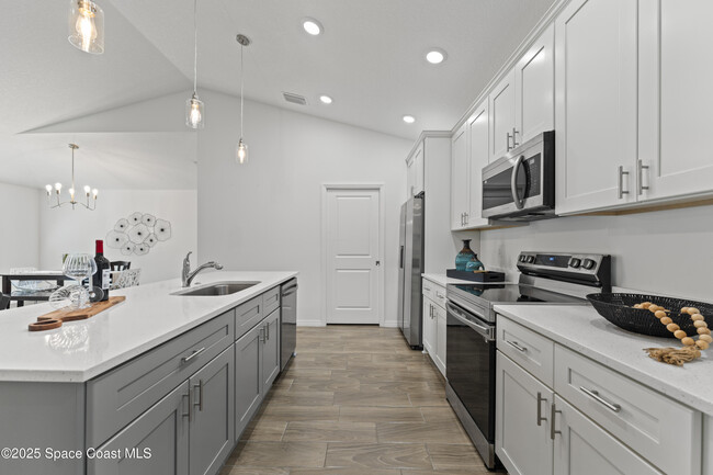 Photo - 1938 Jupiter Blvd SW