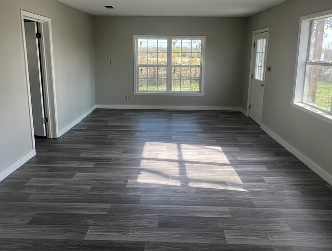 Photo - 850 NE Acc Rd