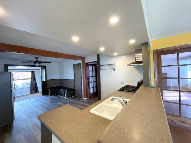 Photo - 1616 Perry Ave