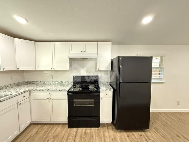 Photo - 1026 Flanders Ave