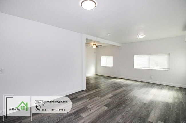 Photo - 2841 Church St