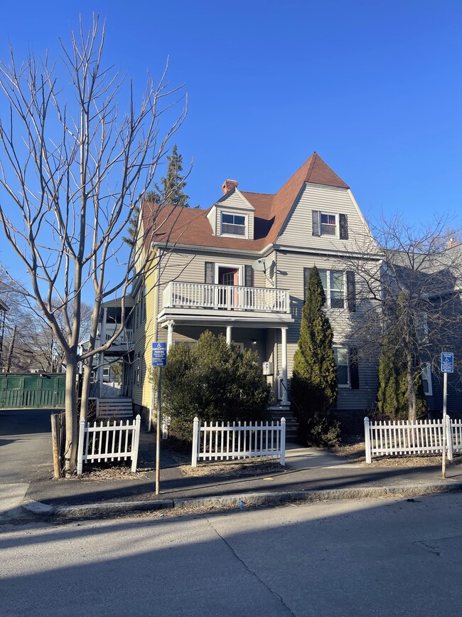 Building Photo - 16 Dayton St Unit 3 Rental