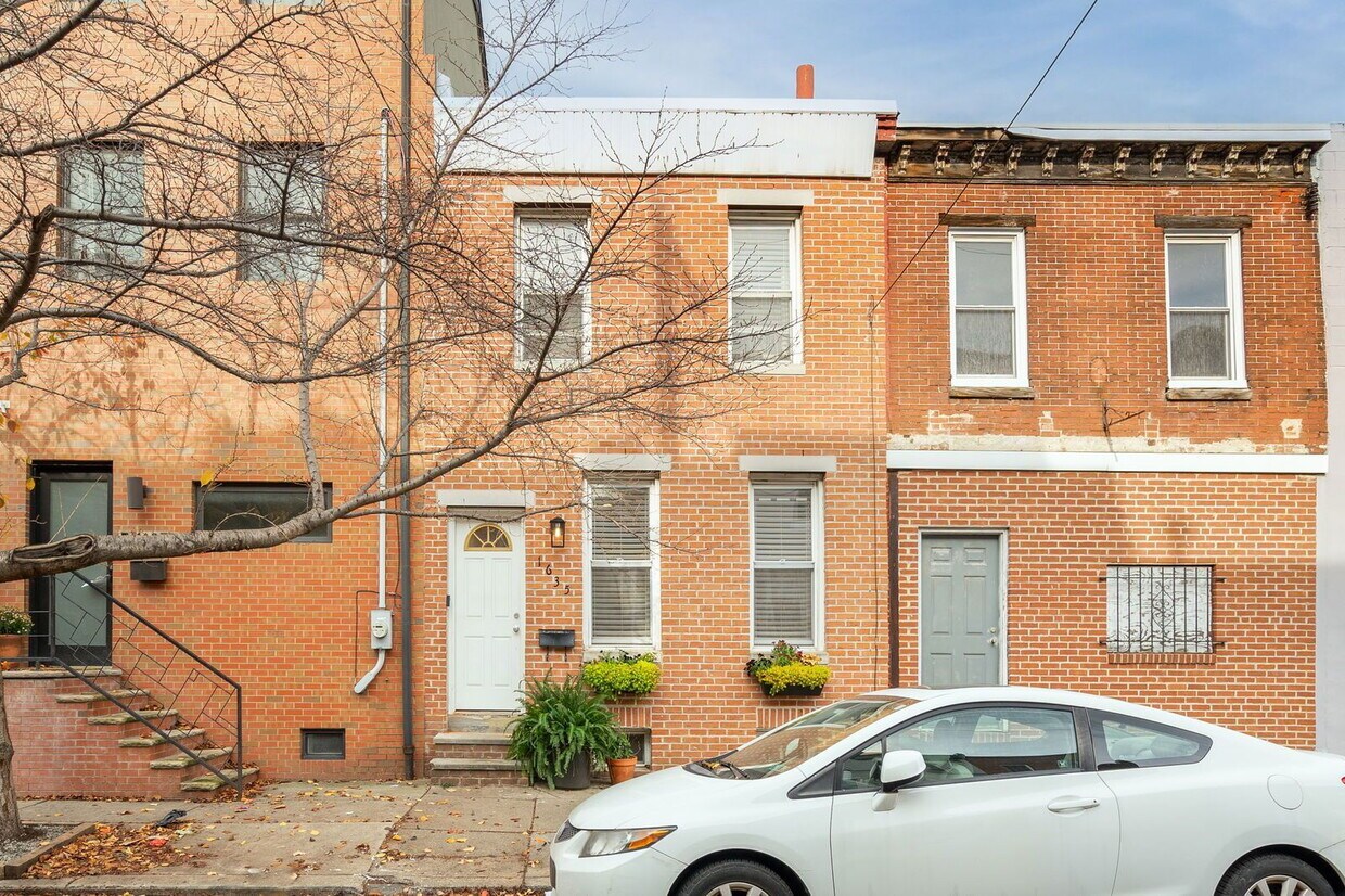 Photo - 1635 Catherine Street