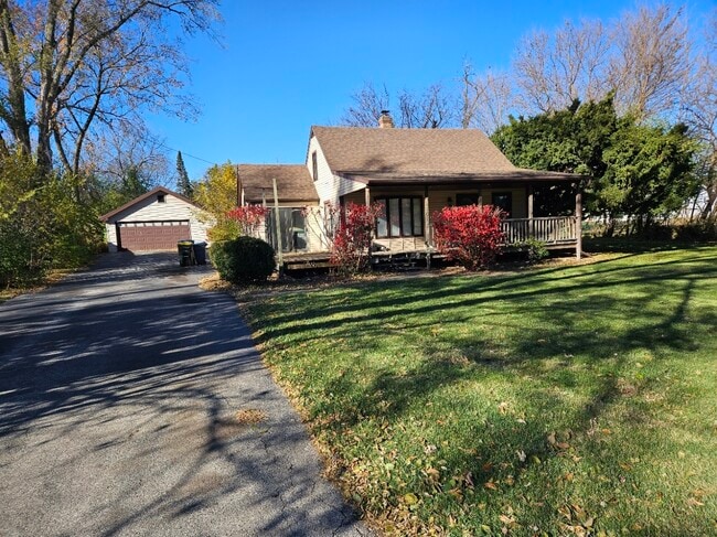 Photo - 1N670 River Dr