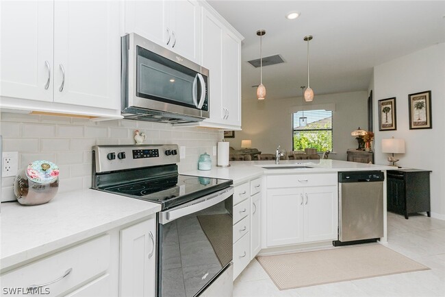 Photo - 5988 Mayflower Way