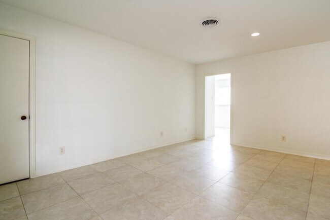 Photo - 5629 Winsome Ln