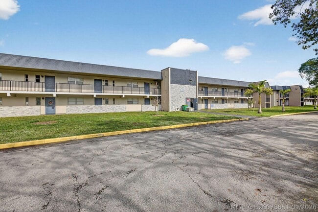 Building Photo - 7925 S Colony Cir Unit 302