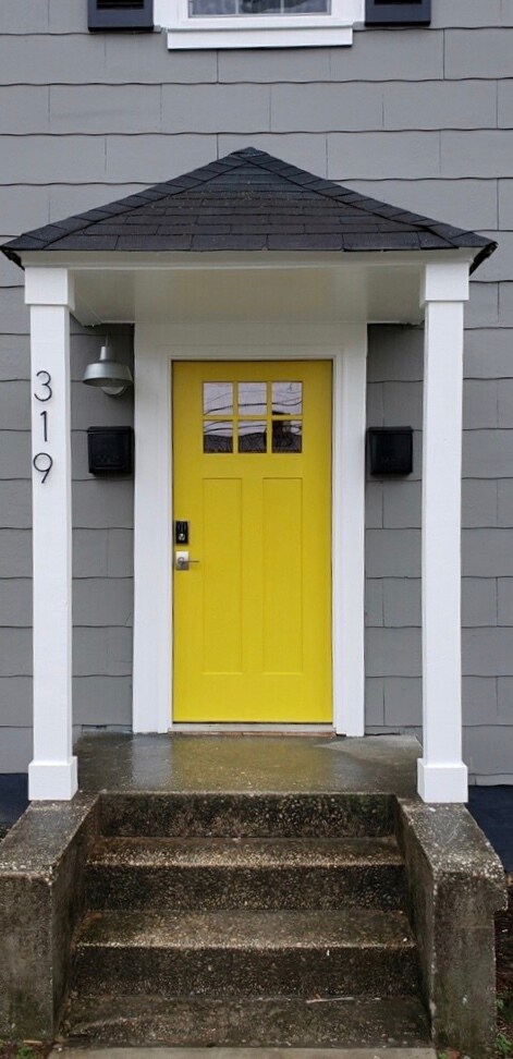 Front Secure Entry - 319 W Fisher Ave Unit # A