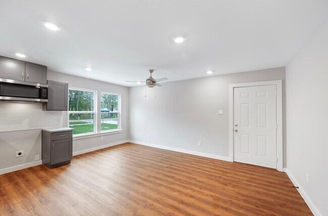 Photo - 6617 Bacher St Unit B